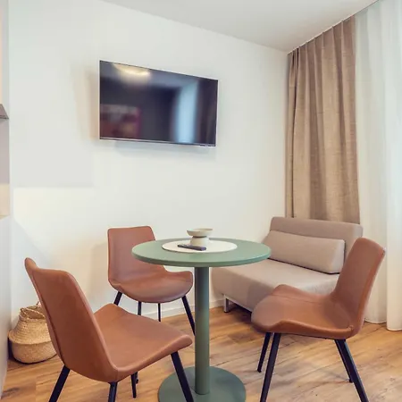 Apartament Promenade 2,04 *